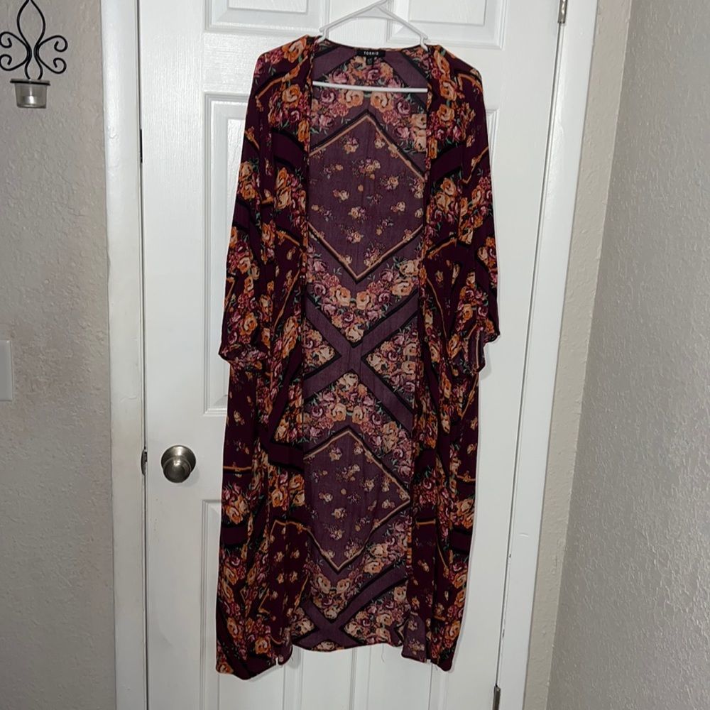 Torrid Burgundy Floral Scarf Print Kimono - Picture 2 of 5